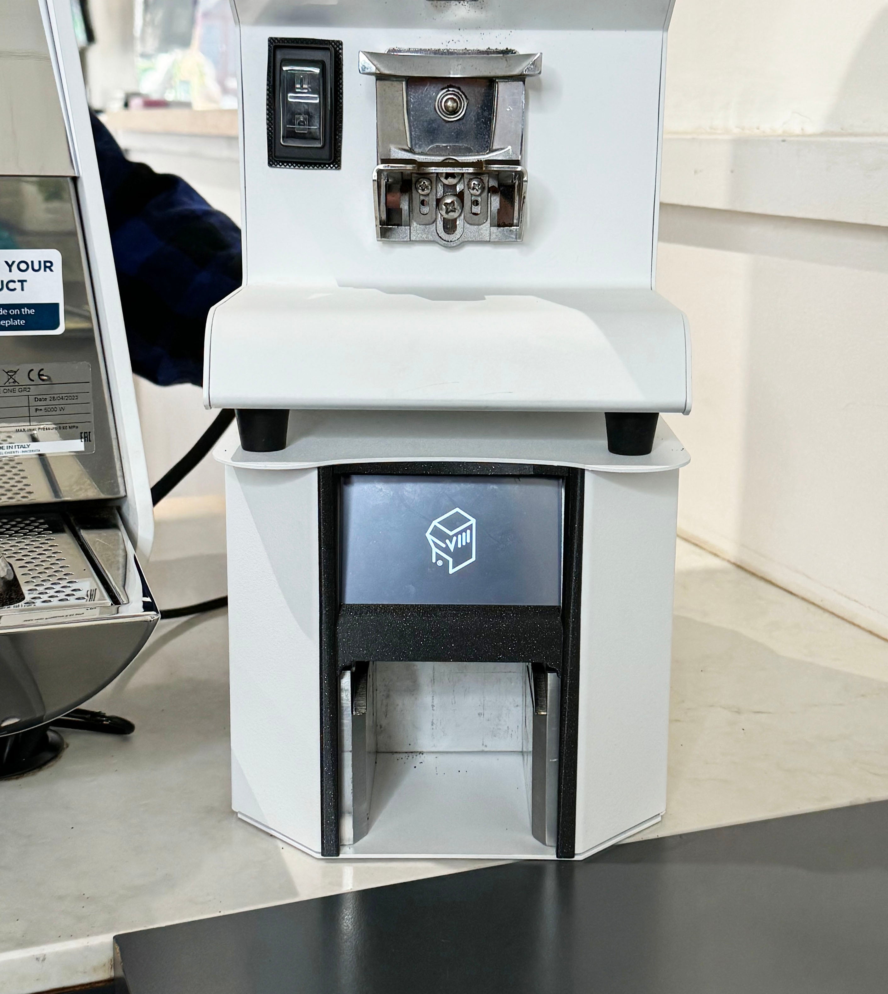 EazyV6 - Underginder Automatic Coffee Tamper - Coffee Tamper Co