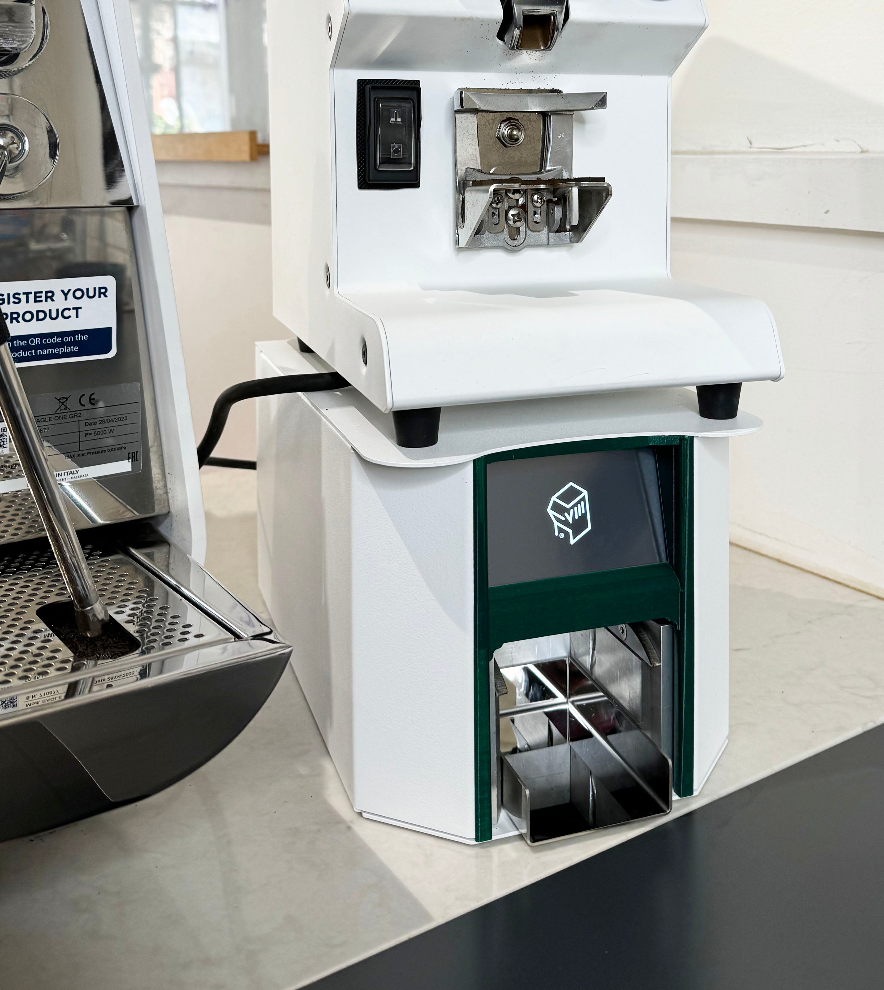 EazyV6 - Underginder Automatic Coffee Tamper - Coffee Tamper Co